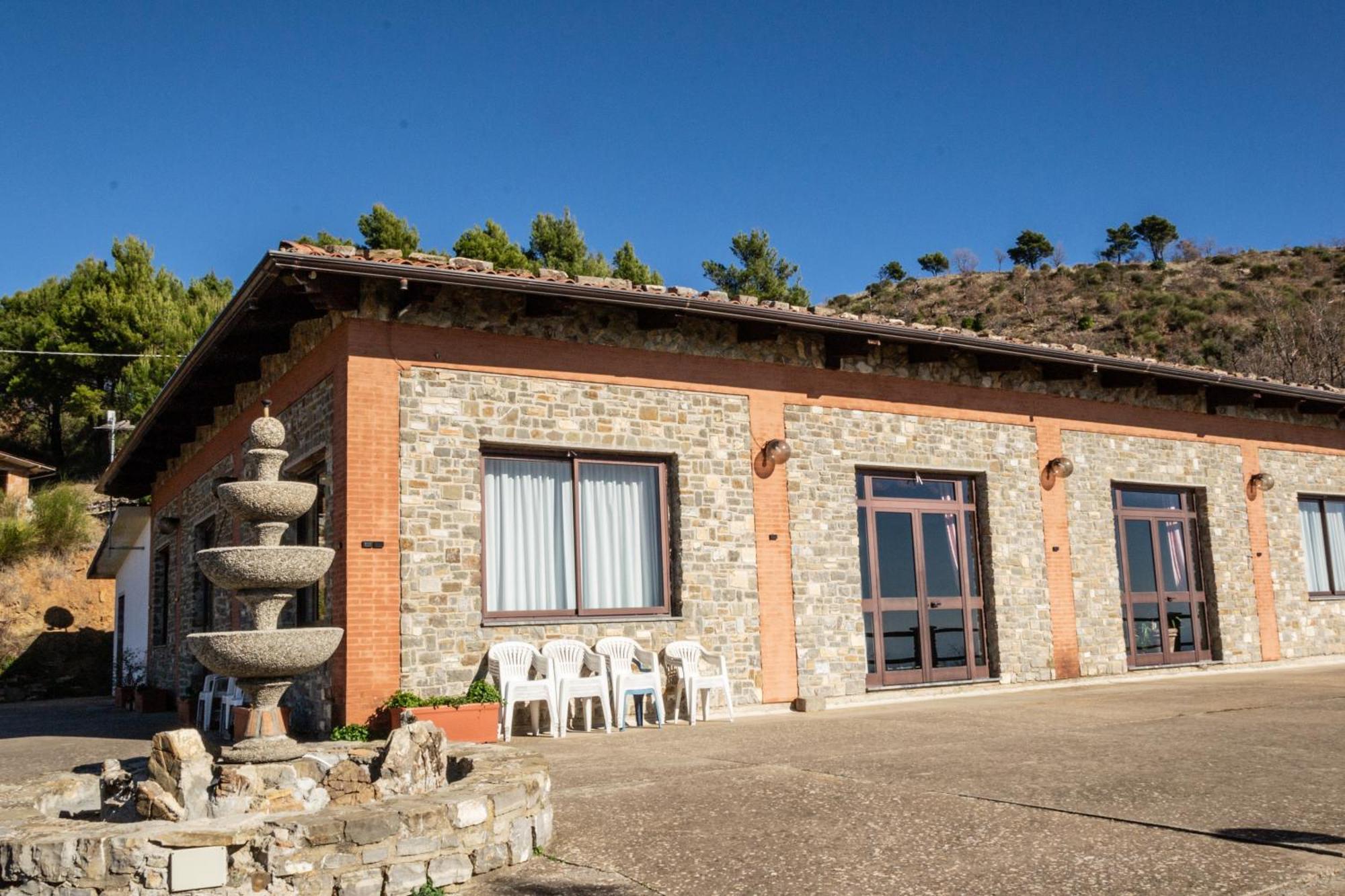 Agriturismo Pinelli Plataci Exteriér fotografie